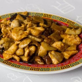 Pollo Con Bambú Y Setas Chinas