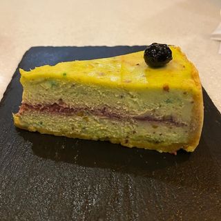 чизкейк фисташка-малина