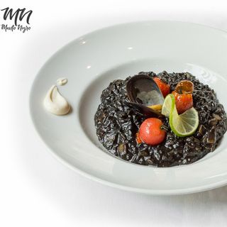 Risotto nero di sepia con scamorza affumicata