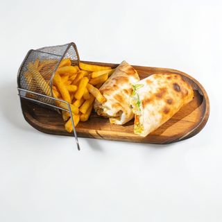 Burito sa seznoskim povrćem i pomfrit  300gr