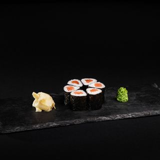 SALMON MAKI 