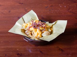 Patatine con Cheddar Fuso e Pancetta