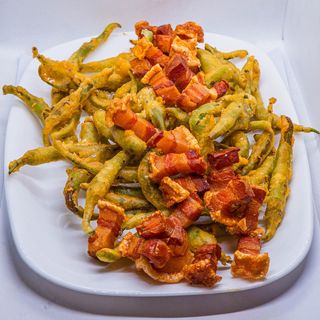 Torreznos Y Guindillas (Ración)