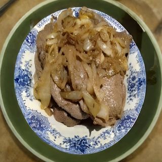 208. Ternera Con Cebolla
