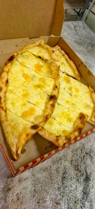 Пиде с кашкавал