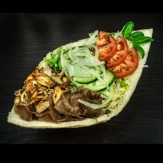 Kebab w Bułce z Wołowiną i Baraniną
