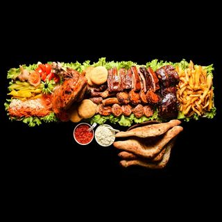 შებოლილი ნეკნების და კანჭის მენიუ