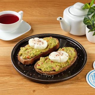 ბენედიქტი ავოკადოს სოუსით