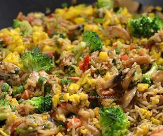 Vita picanta cu legume si orez prajit