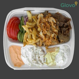 Комбинирана порция гирос (пилешко + телешко месо) (700гр.)