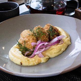 Pileće ćuftice sa pireom 350gr