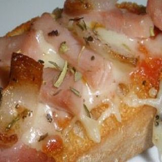 Tosta De Bacon Y Queso De Tetilla