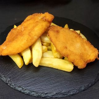 Solomillos de Pollo Rebozados Con Patatas