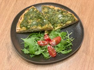 Bruschetta z pesto bazyliowym