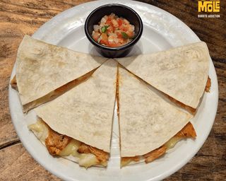 Big quesadilla de pollo chipotle