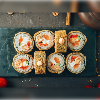 Гарячий рол Вершковий лосось спайсі (8шт/270г)