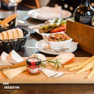 Tábua Mista de Queijos