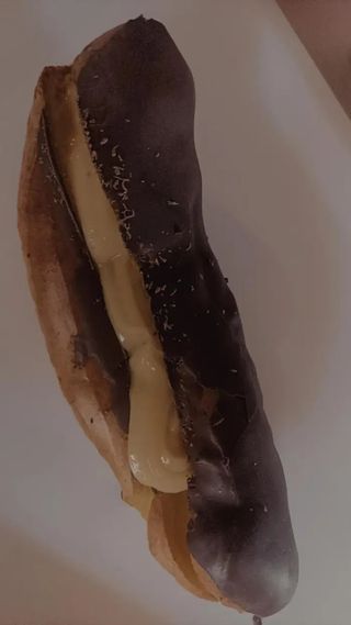 Petit Choux Alargado Relleno de Crema