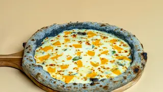 პიცა 4 ყველით