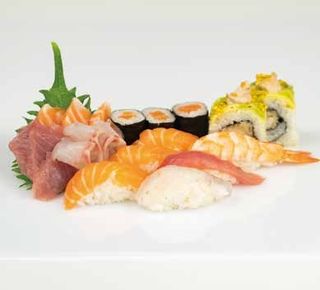 201 Sushi e sashimi misto