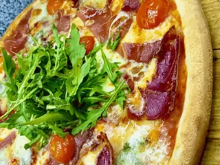 SERRANO Y GORGONZOLA