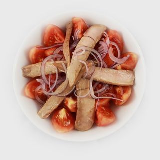 Ensalada Tomate, ventresca y pimientos asados