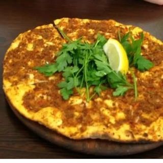 Lahmqun Carne, Patatas Fritas Y Refresco