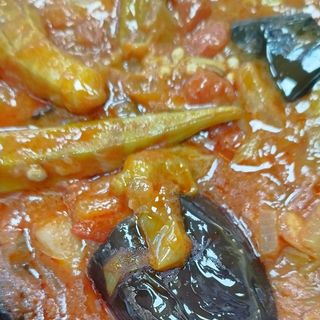 Бамя с патладжан и домати на фурна 350гр.