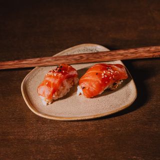 Nigiri De Salmón (2 Uds.)