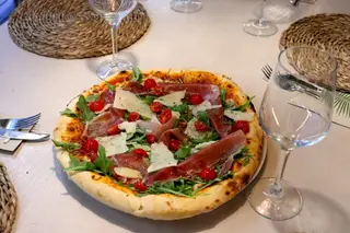 Pizza Pavarotti 