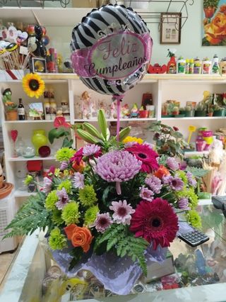 Centro  con globo de cumpleaños 