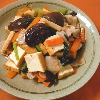 Tofu saltato con verdura