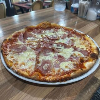 Pizza Jamón Y Bacon (Familiar)