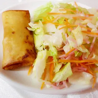 11. Ensalada China Con Rollo Primavera