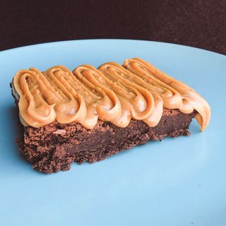 Brownie de Chocolate com cobertura Doce de Leite