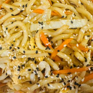 79. Tallarines Udon Tres Delicias