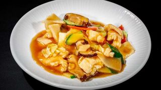 306. Pollo con verdure