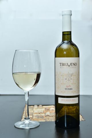 ტვიში თეთრი (ნახევრადთკბილი)-075ლტ