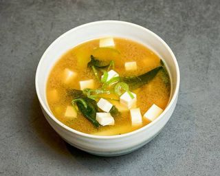 5.Sopa de miso味增汤