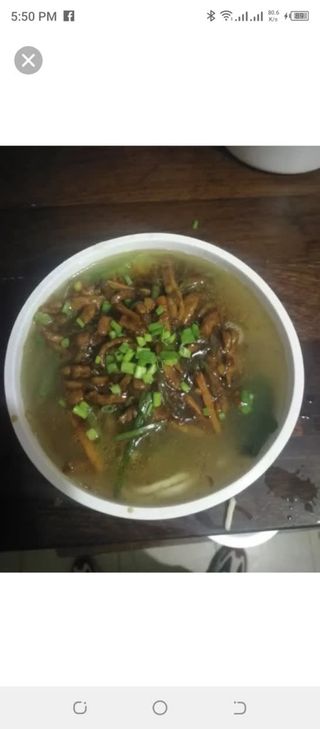 Special noodle soup with beef 