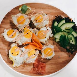 73. Uramaki Tamago (8 Uds.)