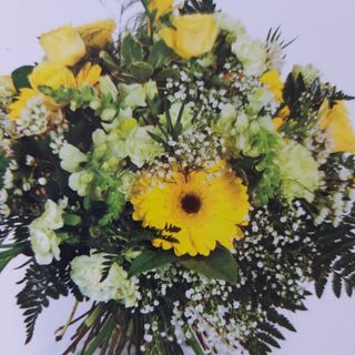 Ramo Variado Blanco Y Amarillo