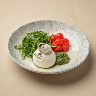 Бурата з томатами чері та песто (240гр)