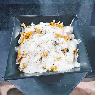 Patatas Con Queso Gratinado Y Pollo