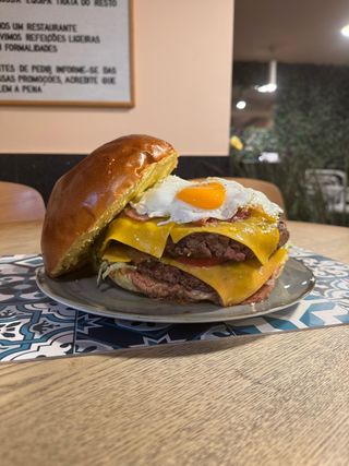 Hambúrguer Familiar (Para 4 Pessoas)