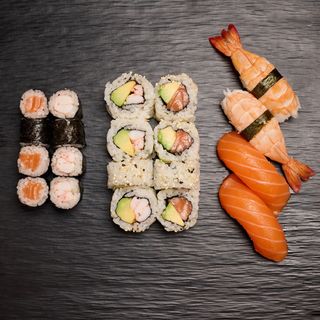 Combo Sushi 10 - Salmón/Gamba(20p)