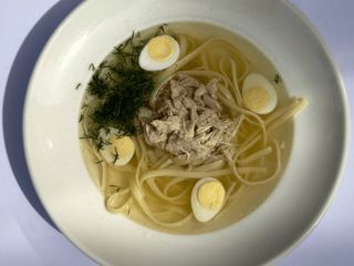 Курячий бульйон з локшиною