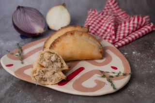 Empanada De Pollo Y Cebolla (1 Ud.)