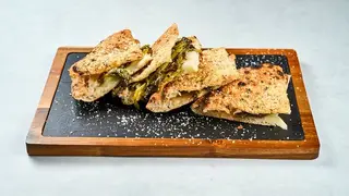 Friarielli u siru panuozzo
