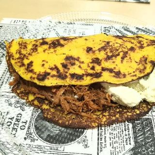 Cachapa De Carne Mechada